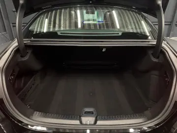 MERCEDES-BENZ E 220 d Avantgarde Garantie 12 luni
