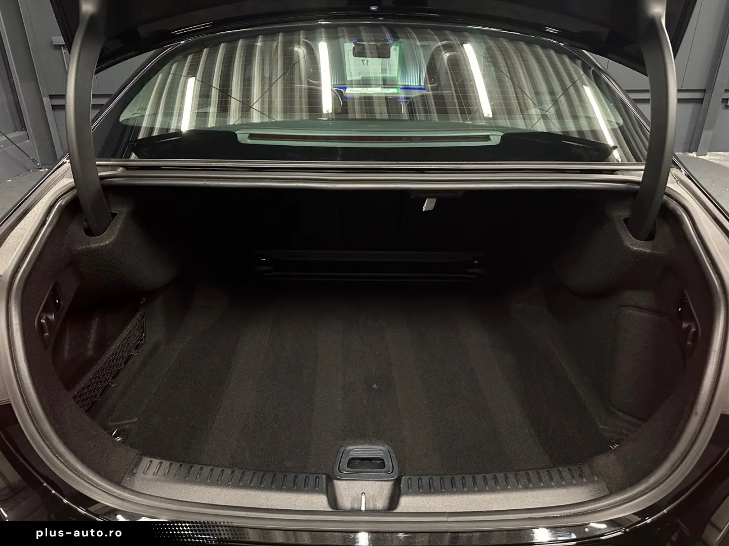 MERCEDES-BENZ E 220 d Avantgarde Garantie 12 luni