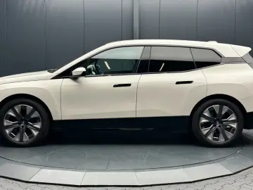 BMW iX xDrive40 Garantie 12 luni