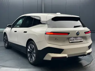 BMW iX xDrive40 Garantie 12 luni