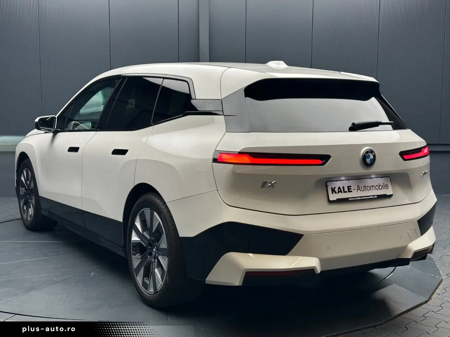 BMW iX xDrive40 Garantie 12 luni