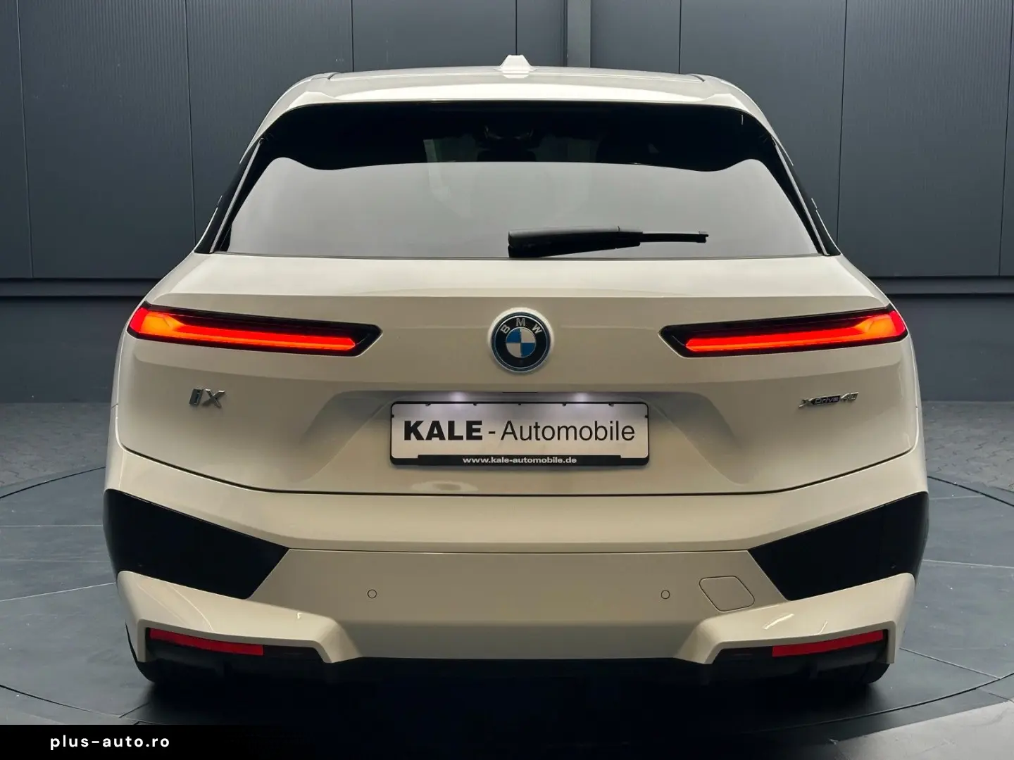 BMW iX xDrive40 Garantie 12 luni