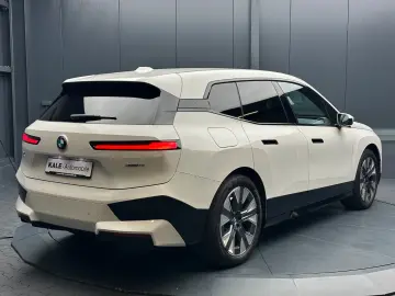 BMW iX xDrive40 Garantie 12 luni