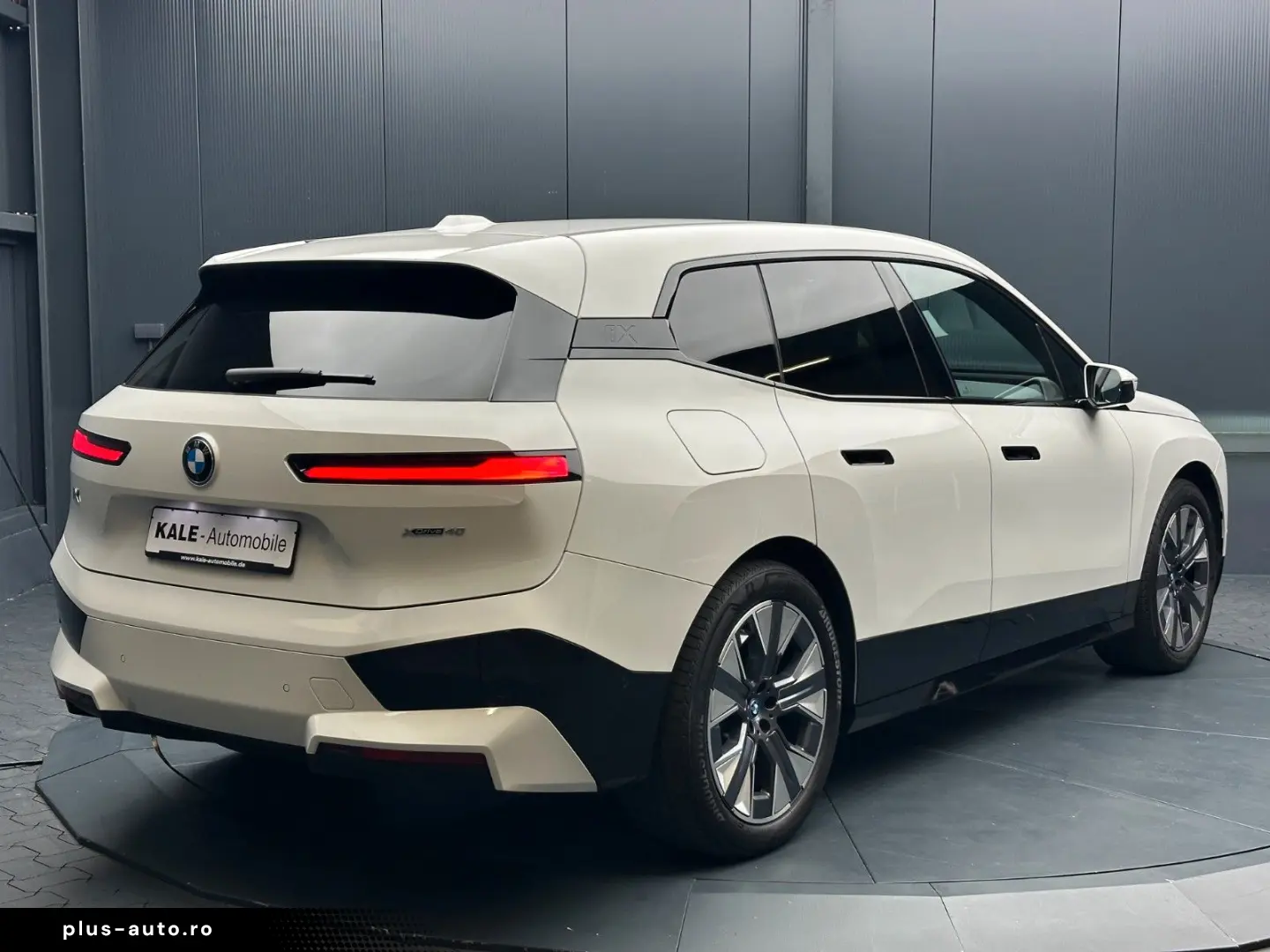 BMW iX xDrive40 Garantie 12 luni