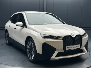 BMW iX xDrive40 Garantie 12 luni