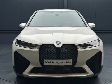 BMW iX xDrive40 Garantie 12 luni