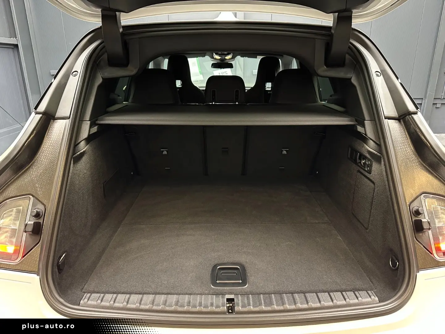 BMW iX xDrive40 Garantie 12 luni