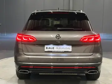VW Touareg R-Line 4Motion - Garantie 12 luni