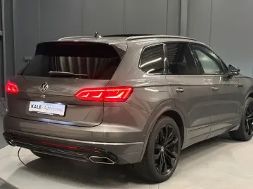 VW Touareg R-Line 4Motion - Garantie 12 luni
