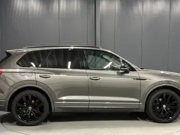 VW Touareg R-Line 4Motion - Garantie 12 luni