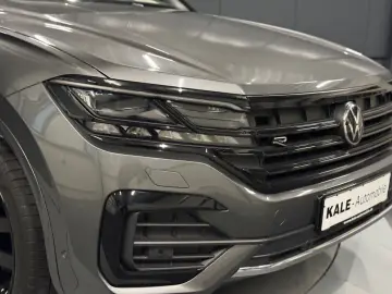 VW Touareg R-Line 4Motion - Garantie 12 luni