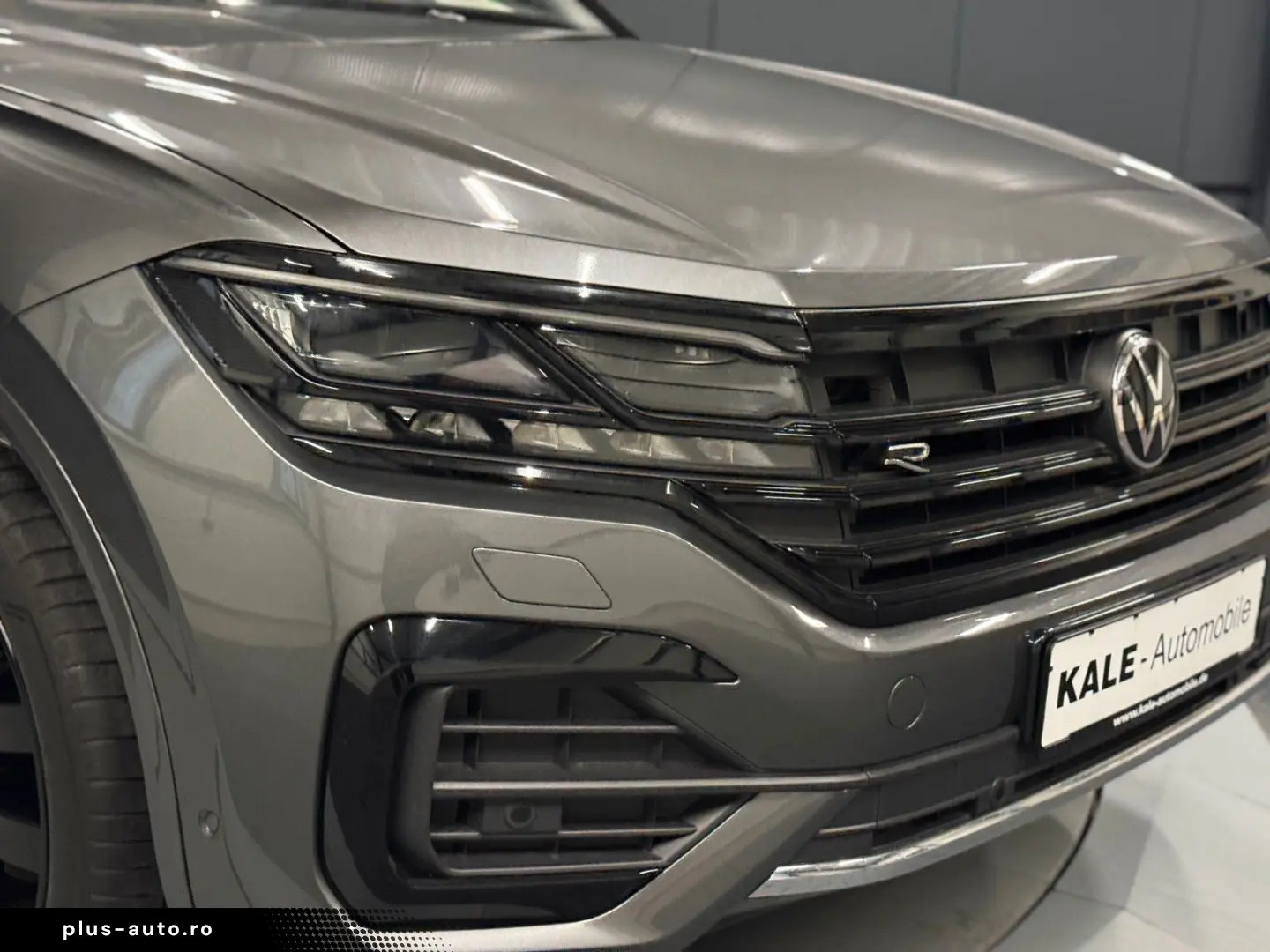 VW Touareg R-Line 4Motion - Garantie 12 luni