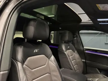 VW Touareg R-Line 4Motion - Garantie 12 luni