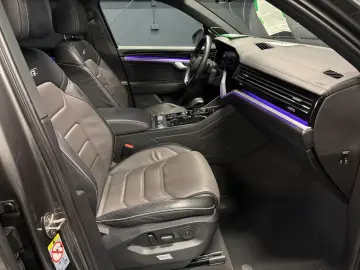 VW Touareg R-Line 4Motion - Garantie 12 luni