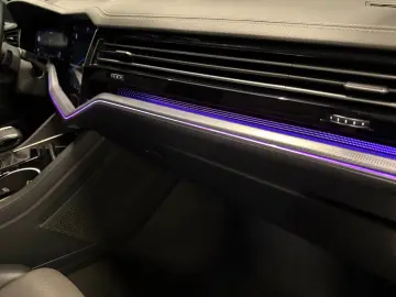 VW Touareg R-Line 4Motion - Garantie 12 luni