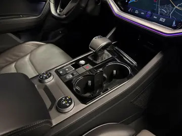 VW Touareg R-Line 4Motion - Garantie 12 luni