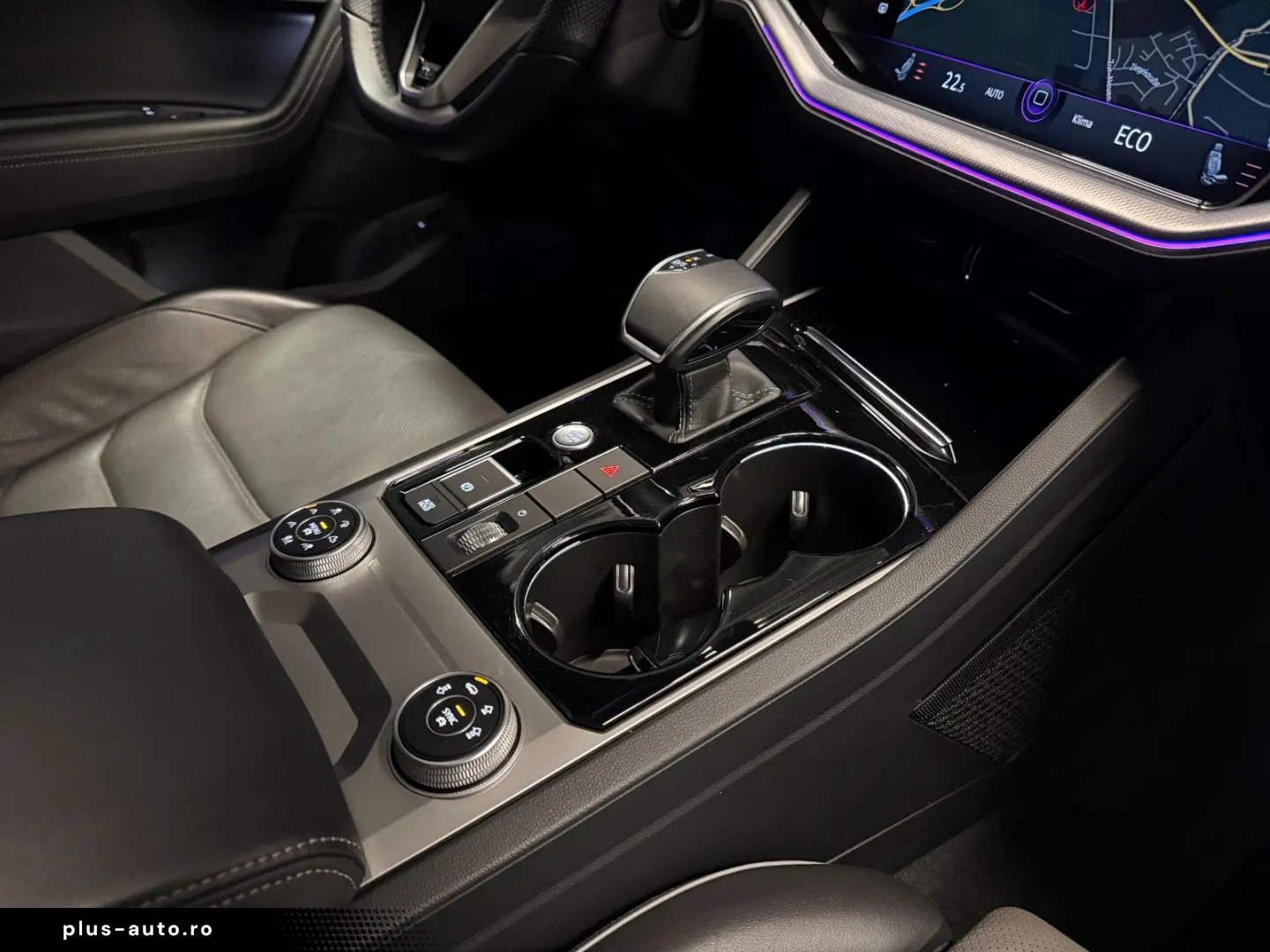 VW Touareg R-Line 4Motion - Garantie 12 luni