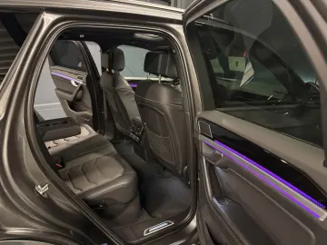 VW Touareg R-Line 4Motion - Garantie 12 luni