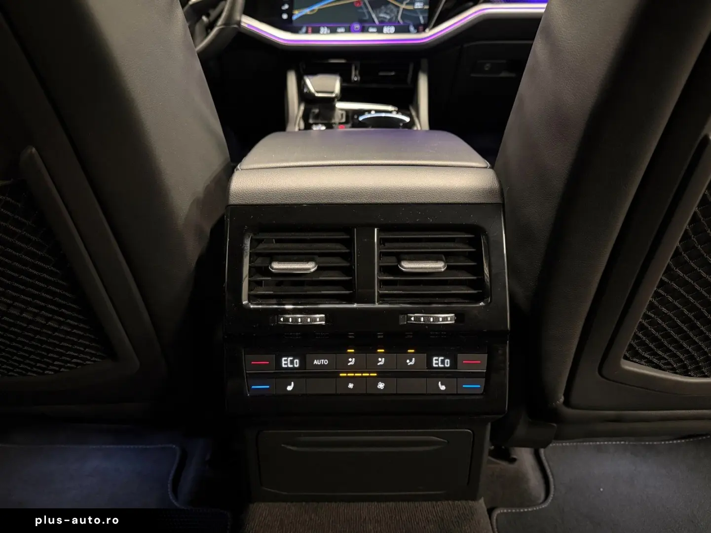 VW Touareg R-Line 4Motion - Garantie 12 luni