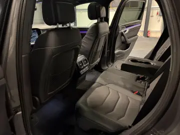 VW Touareg R-Line 4Motion - Garantie 12 luni
