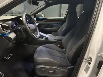 CUPRA Terramar 1.5 eTSI DSG - Garantie 12 luni