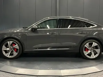 AUDI Q8 e-tron Sportback 50 quattro - Garantie 12 luni