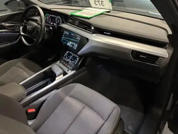 AUDI Q8 e-tron Sportback 50 quattro - Garantie 12 luni