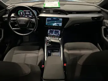 AUDI Q8 e-tron Sportback 50 quattro - Garantie 12 luni