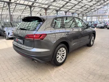 VW Touareg 3.0 V6 TDI  4Motion ACC LED Leder
