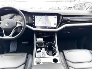 VW Touareg 3.0 V6 TDI  4Motion ACC LED Leder