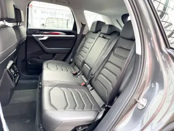 VW Touareg 3.0 V6 TDI  4Motion ACC LED Leder