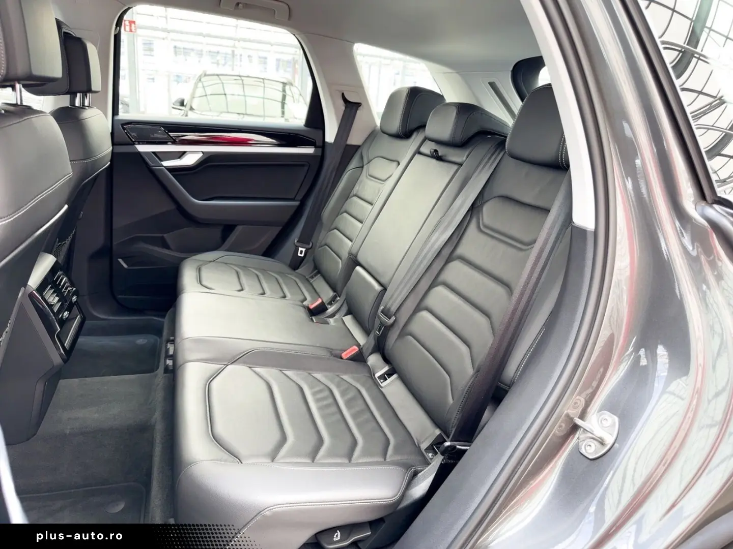 VW Touareg 3.0 V6 TDI  4Motion ACC LED Leder