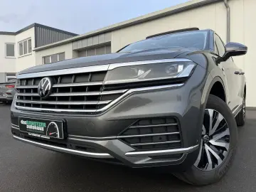 VW Touareg 3.0 TDI DSG 4Mo. Elegance AHK STHZ PANO