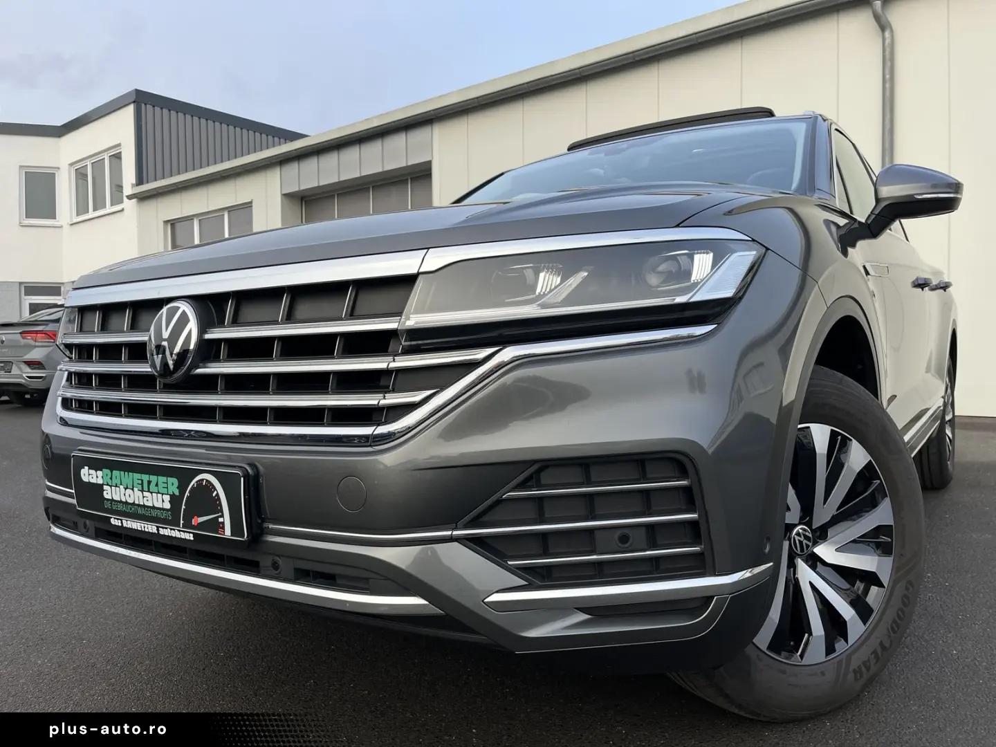 VW Touareg 3.0 TDI DSG 4Mo. Elegance AHK STHZ PANO