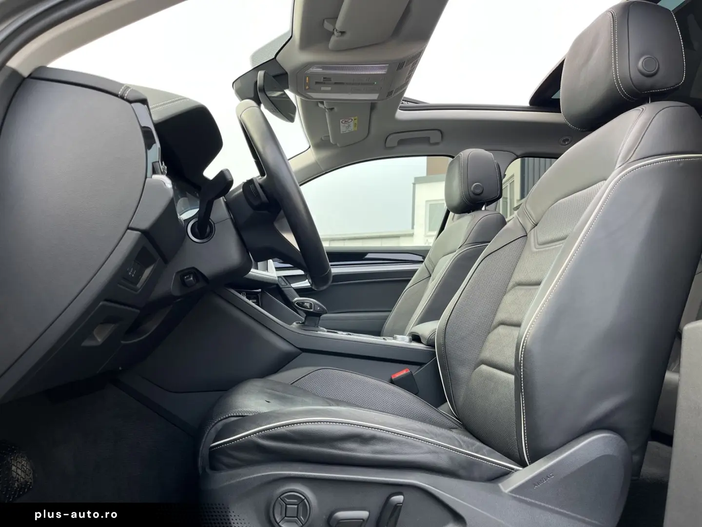 VW Touareg 3.0 TDI DSG 4Mo. Elegance AHK STHZ PANO