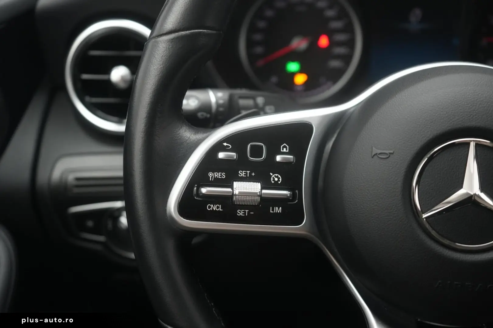 MERCEDES-BENZ GLC 300 e 4Matic 9G-Tronic AHK Kamera HUD 360