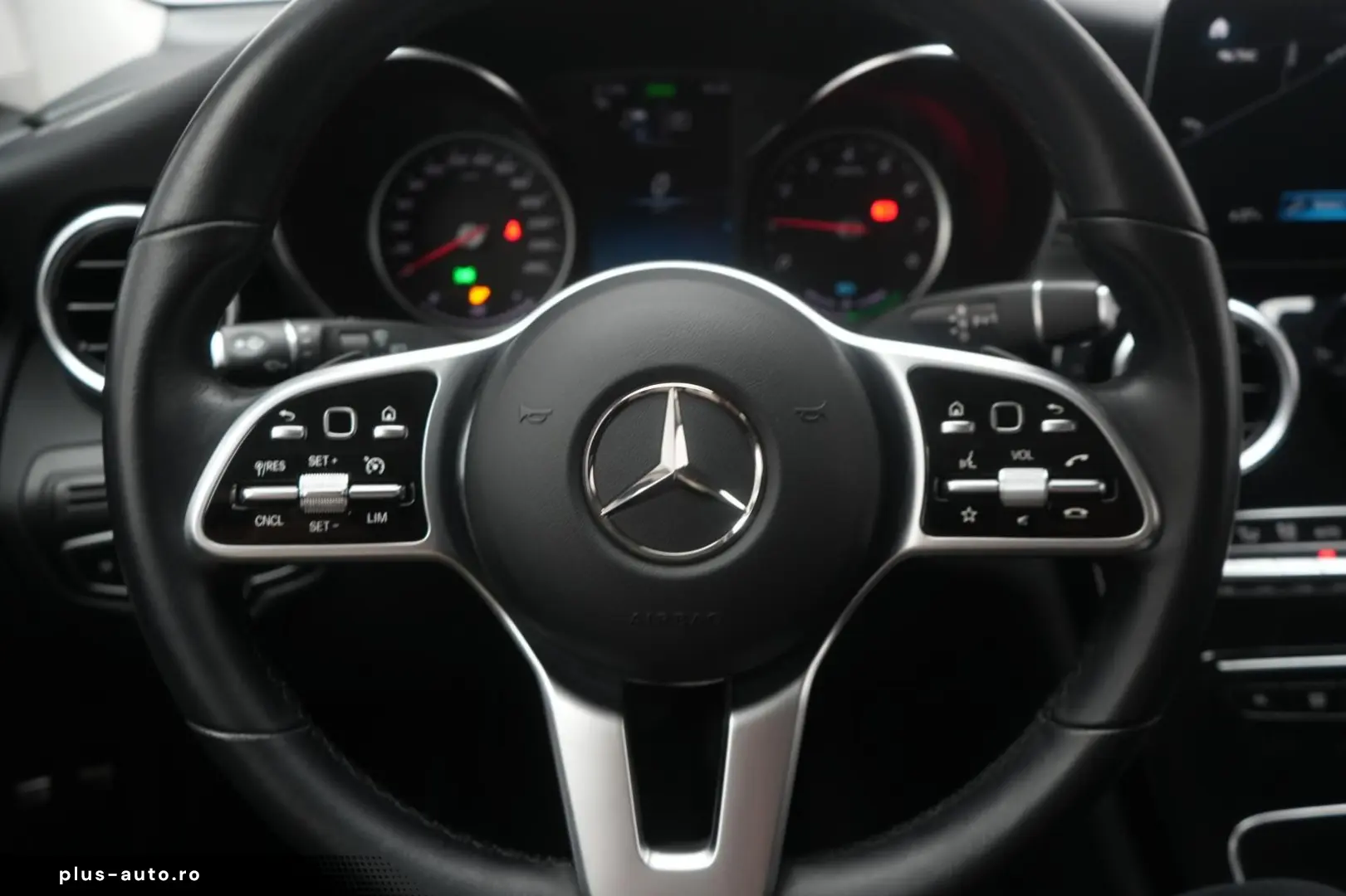 MERCEDES-BENZ GLC 300 e 4Matic 9G-Tronic AHK Kamera HUD 360