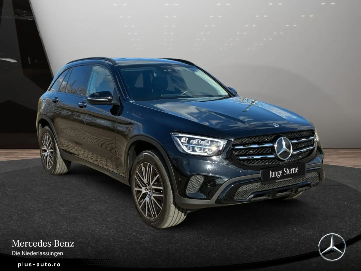 MERCEDES-BENZ GLC 300 de 4M Night Dist LED Kam AHK Keyless