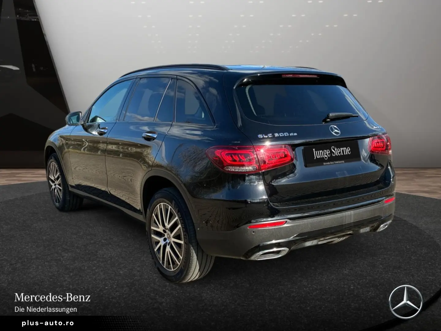 MERCEDES-BENZ GLC 300 de 4M Night Dist LED Kam AHK Keyless