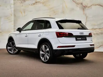 Audi Q5 - 50 TFSI e S Edition Competition PANO