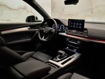 Audi Q5 - 50 TFSI e S Edition Competition PANO