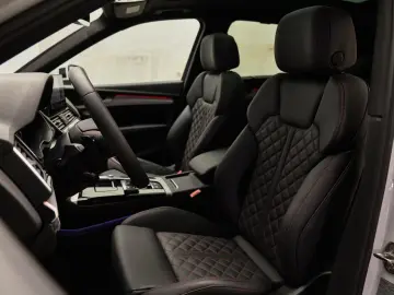 Audi Q5 - 50 TFSI e S Edition Competition PANO