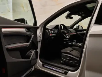 Audi Q5 - 50 TFSI e S Edition Competition PANO