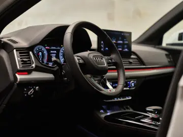 Audi Q5 - 50 TFSI e S Edition Competition PANO