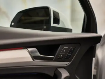 Audi Q5 - 50 TFSI e S Edition Competition PANO