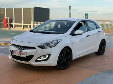 HYUNDAI i30 1.4i-Drive Cool