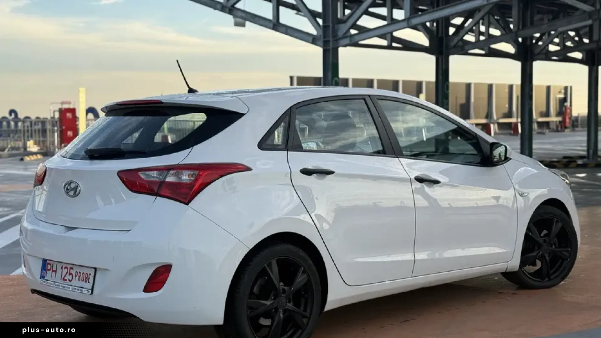 HYUNDAI i30 1.4i-Drive Cool