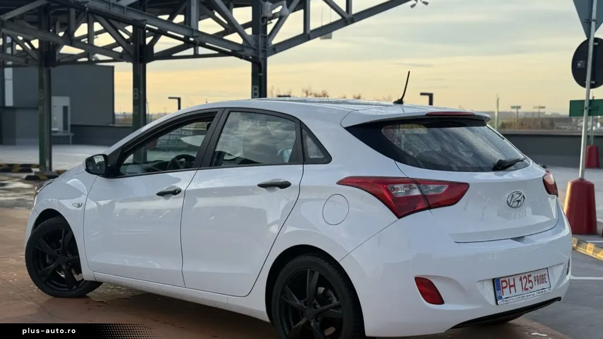 HYUNDAI i30 1.4i-Drive Cool