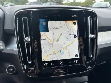 VOLVO XC40 B4 Momentum Pro Harman&Kardon