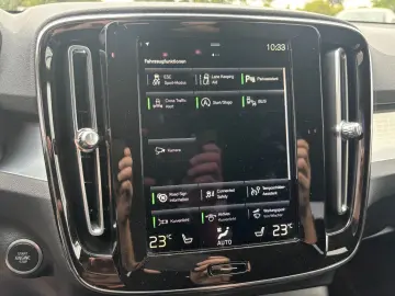 VOLVO XC40 B4 Momentum Pro Harman&Kardon